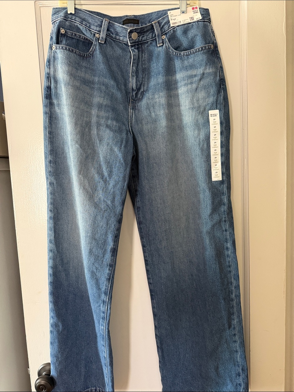 Uniqlo Women's Straight-Leg Jeans in Medium Blue Wash